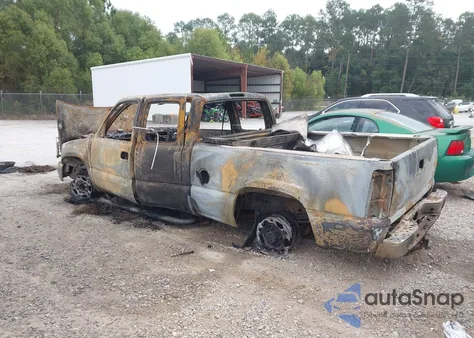 2001 GMC Sierra 2500Hd Sle z USA, uszkodzony, nr VIN 1GTHC29101E284350